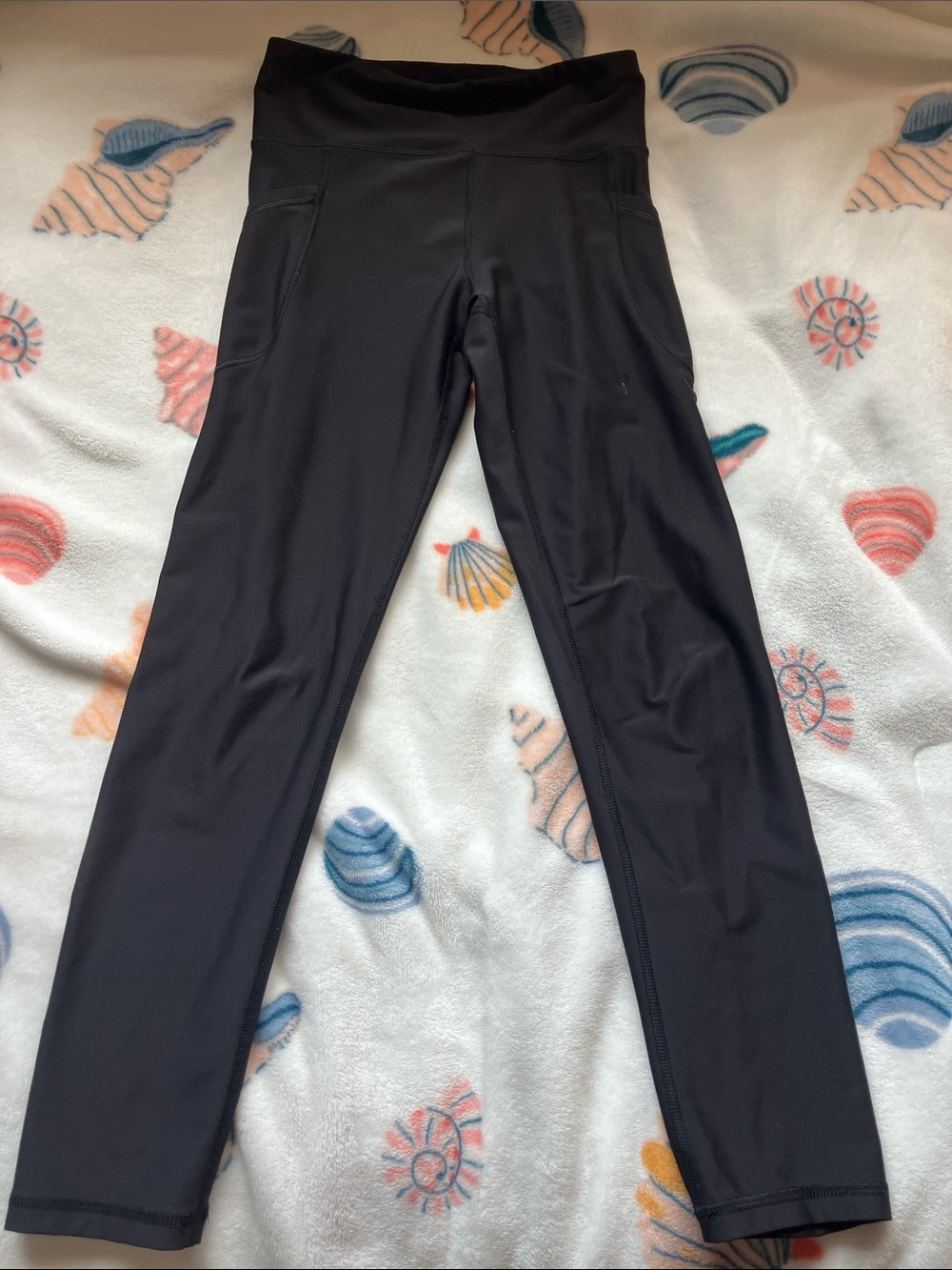 Old Navy Black High-Waist Pocket Leggings